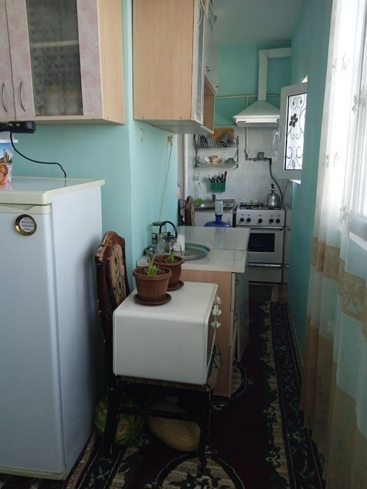 Navoiy shahar Vasxot hududi oldida 1xona 2 xona qilingan uy sotiladi