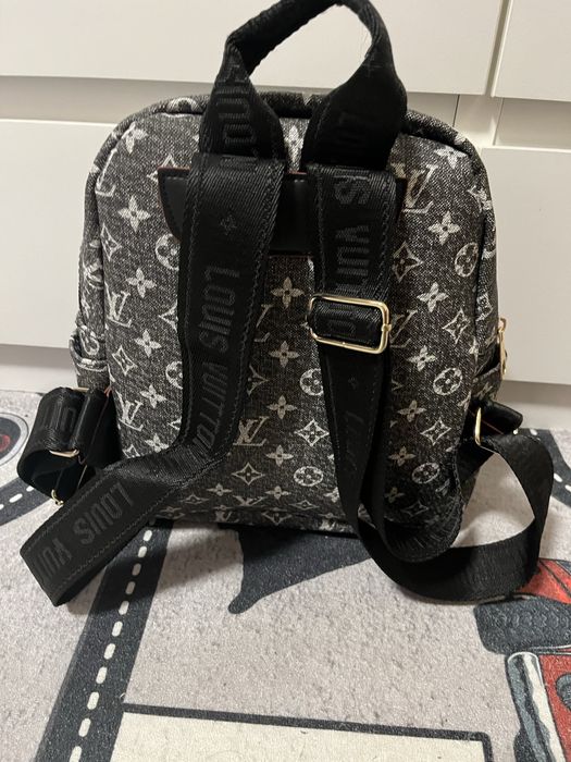 Нова дамска раница