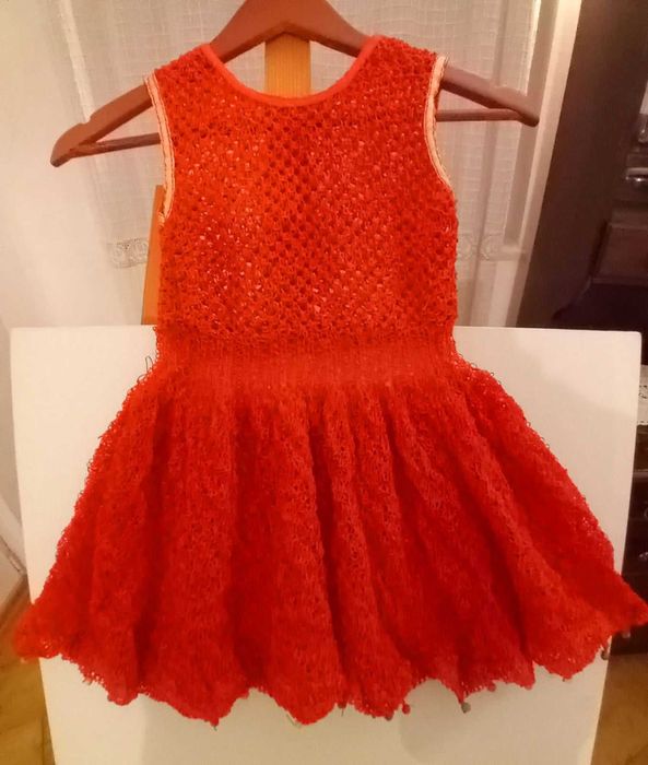 Карнавална рокля уникат ръчна изработка, ксилофон и дървени играчки