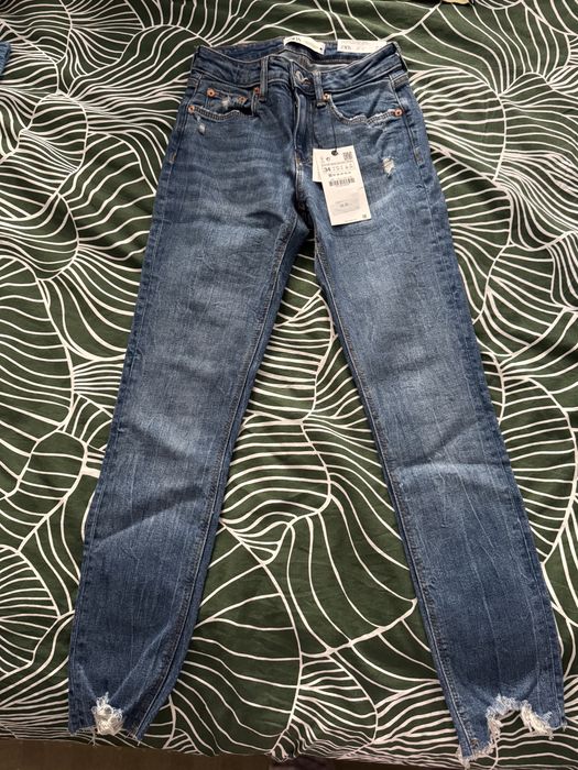 Дънки и панталон Elisabetta Franchi и Зара