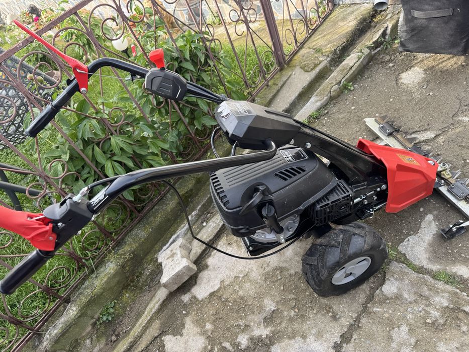 Cositoare pe benzina cu  tractiune lame 90cm scheppach