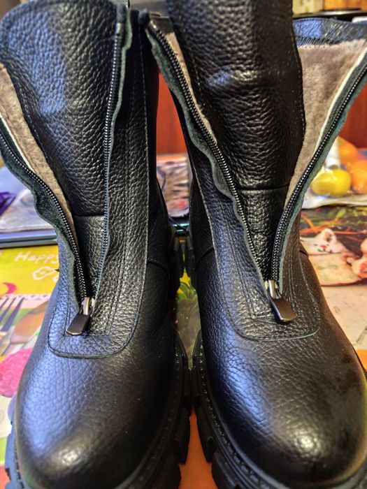 Продаю зимние ботинки