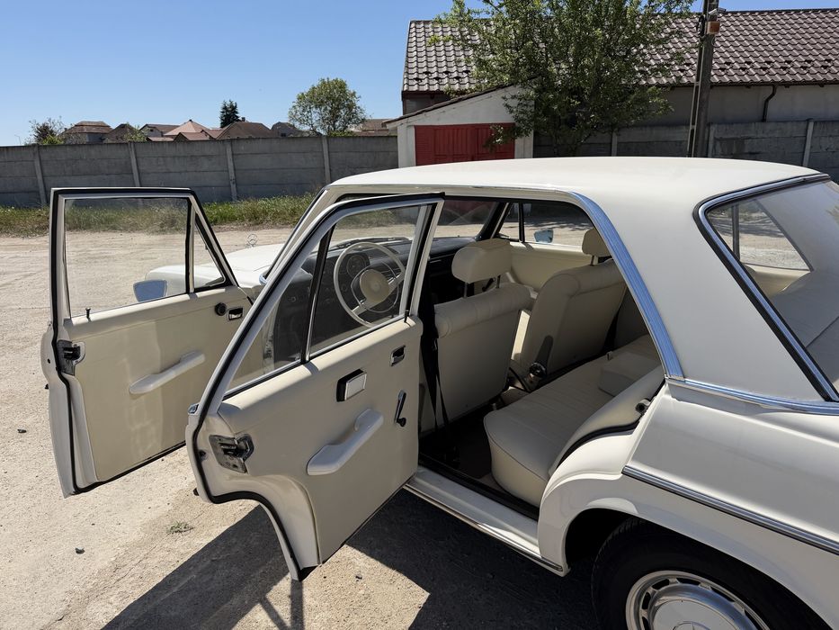 Mercedes Benz 200D W115 Bot de Cal - 1968  -