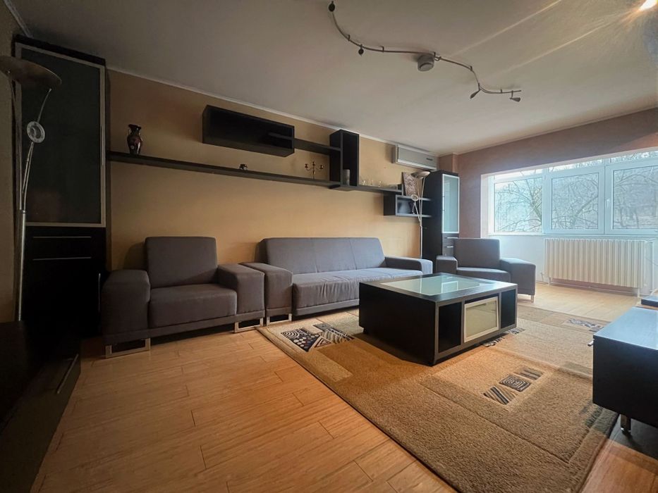 Apartament 3 camere de închiriat – recent renovat, complet mobilat și utilat