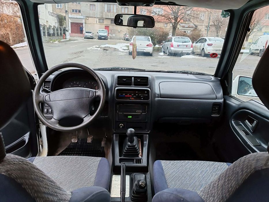 Vând Suzuki Vitara.