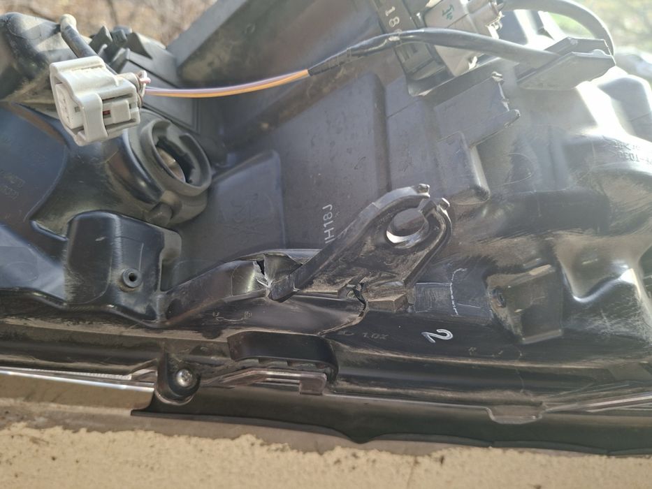 Ляв фар Toyota Rav 4 2018 - 2022