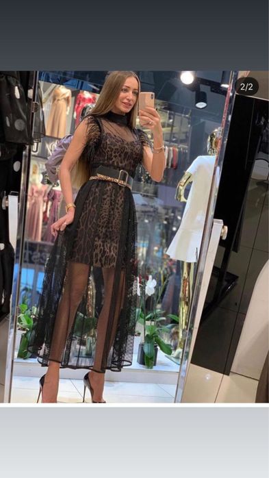 Продам красивое платье с накидкой