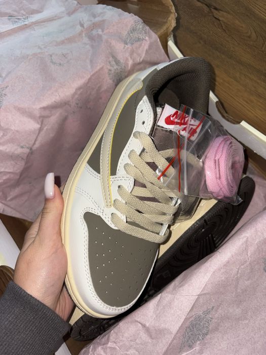 Nike Jordan X Travis Scott