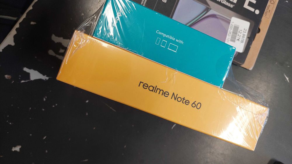 Realme note 60 НОВ + слушалки