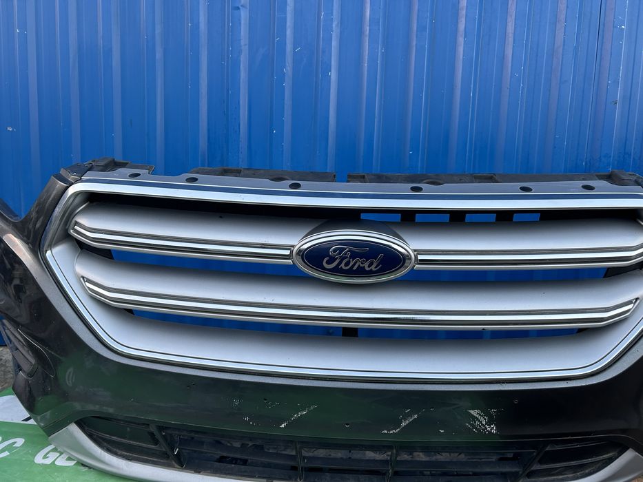 Grilă centrală bară față Ford Kuga 2017