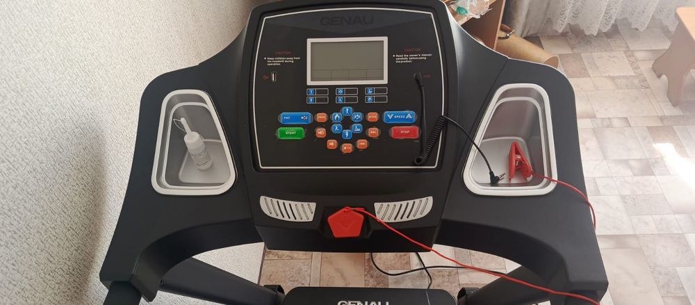 Продам беговую дорожку GENAU TR50