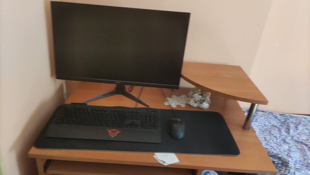 продавам gaming монитор ACER