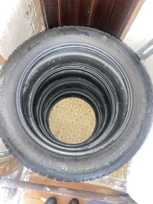 Продам Шины на R17