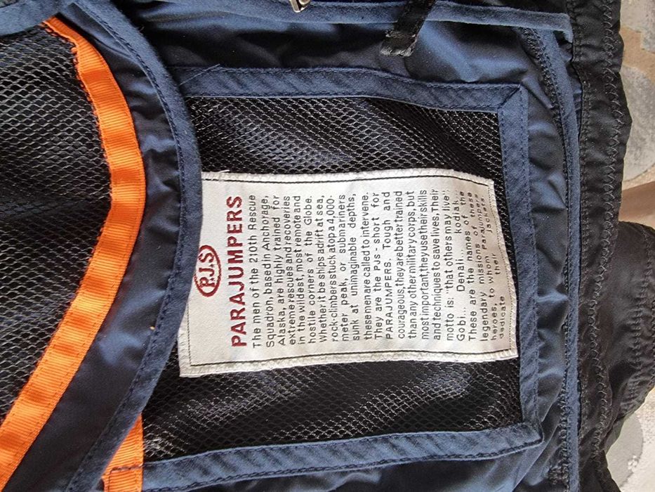 Продается куртка ветровка