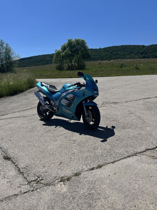 Suzuki rf600r (nu ktm,yamaha,kawasaki,honda,ducati,aprilia)