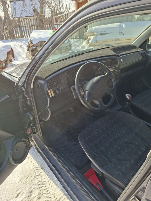 В продаже Гольф 3