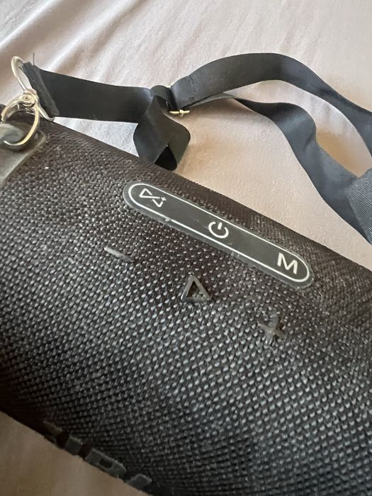 JBL преносима Bluetooth колонка