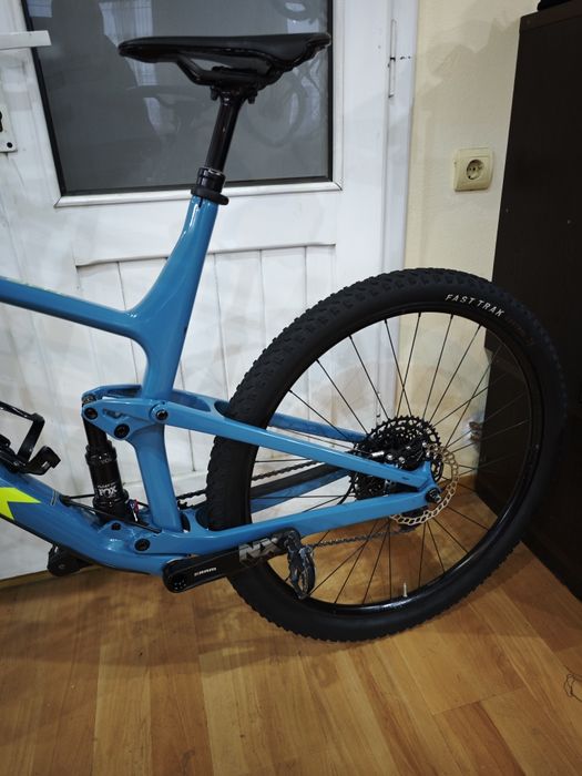 Bicicleta full suspension carbon Trek Top Fuel 29