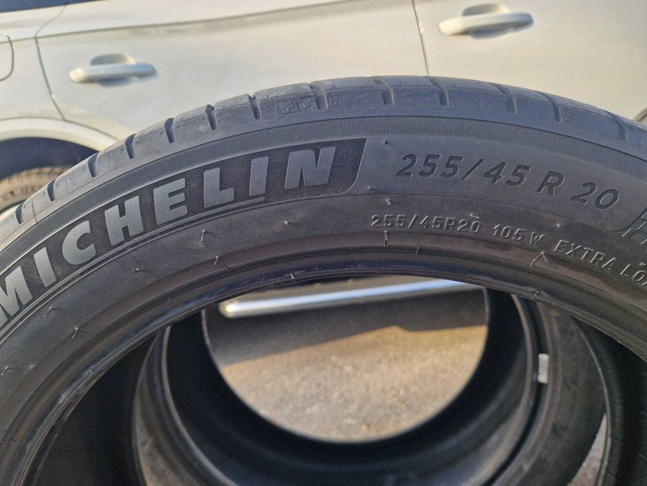 4 anvelope vara 255/45/R20 Micheli + 4 iarna Continental bonus