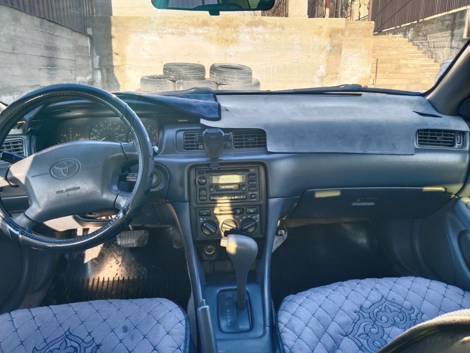 Автомобиль тайота камрй 20