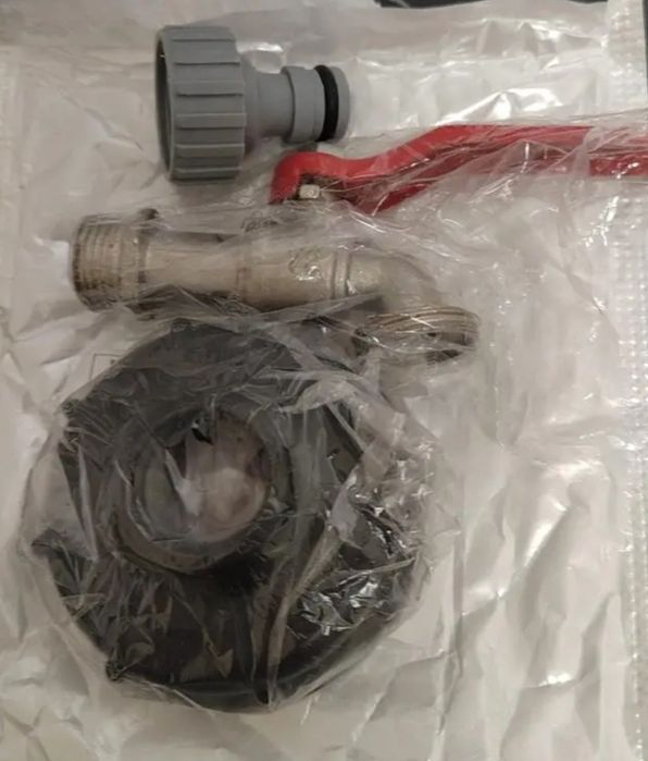 Капачка с кран за цистерна 1000л