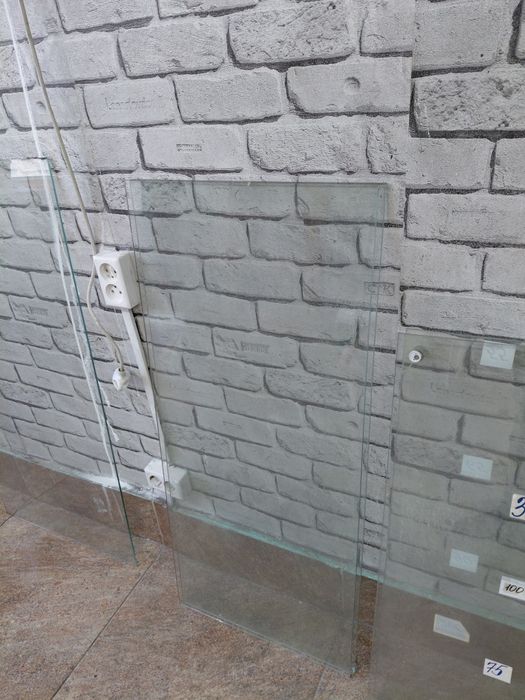 Продам  стекло.  Цена  договорная