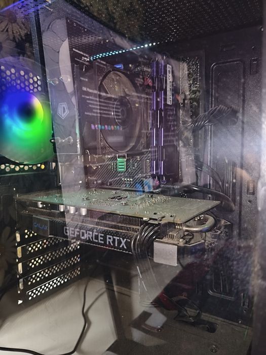 Компьютер со сломанной матрицой