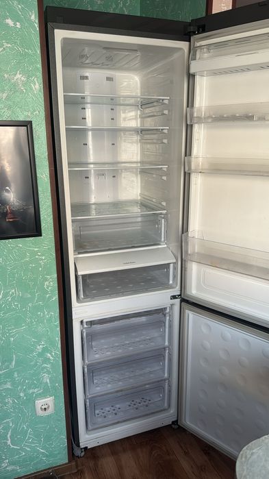 Продам холодильник