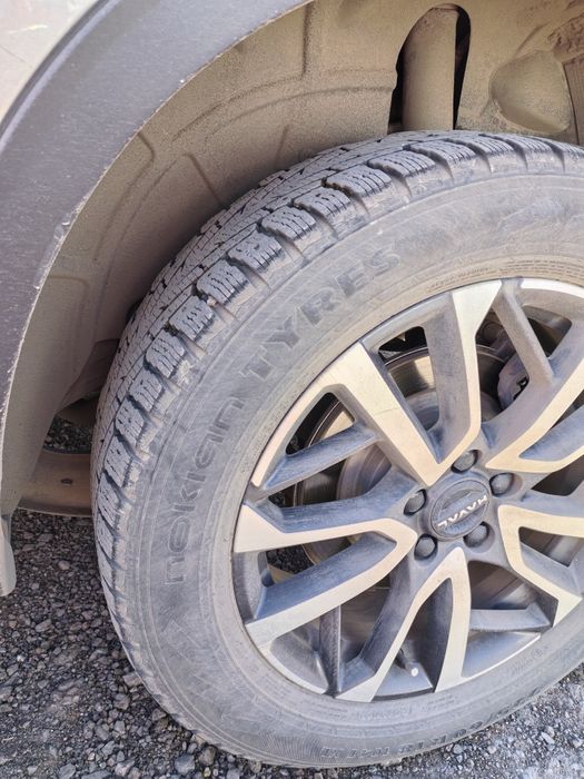 Продам зимние шины R18