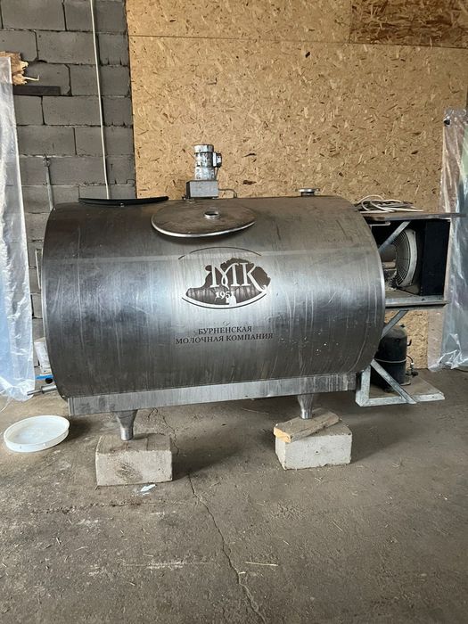 Молочный танкер.