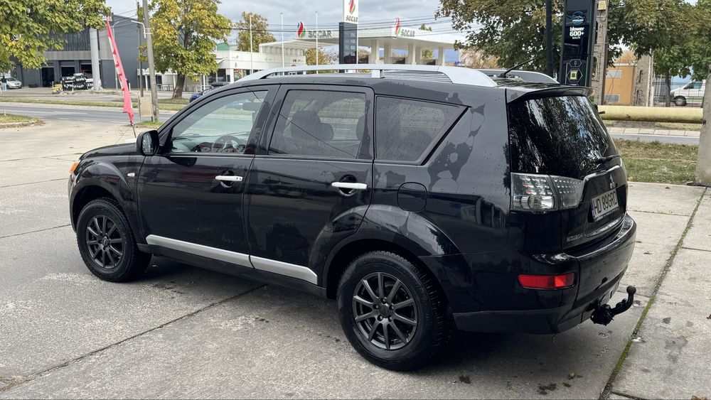 Mitsubishi Outlander 2.0 DI-D 140 CP | 4x4 | 7 locuri | Full Extra