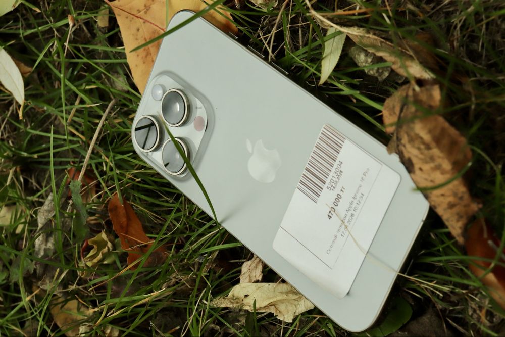 Смартфон iPhone 16 pro