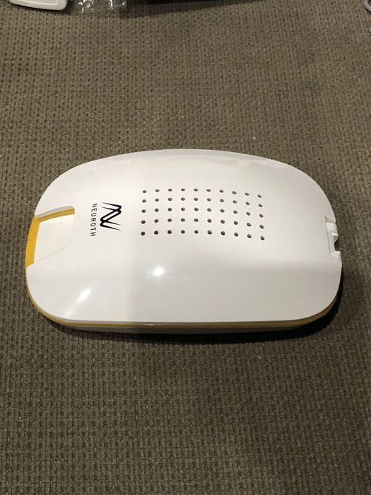 Neuroth DryUV aparat curatare cu ultra violete pentru aparate auditive