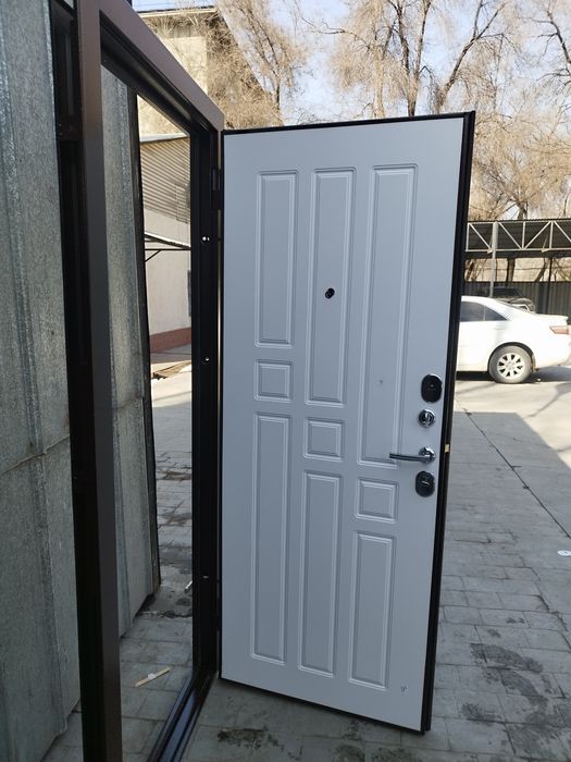 Входная дверь Гарда (Россия)