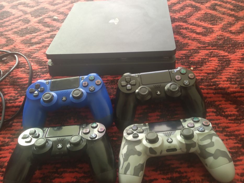 Плейстешн 4 идеал 4 джойстики без праздной зарятчик