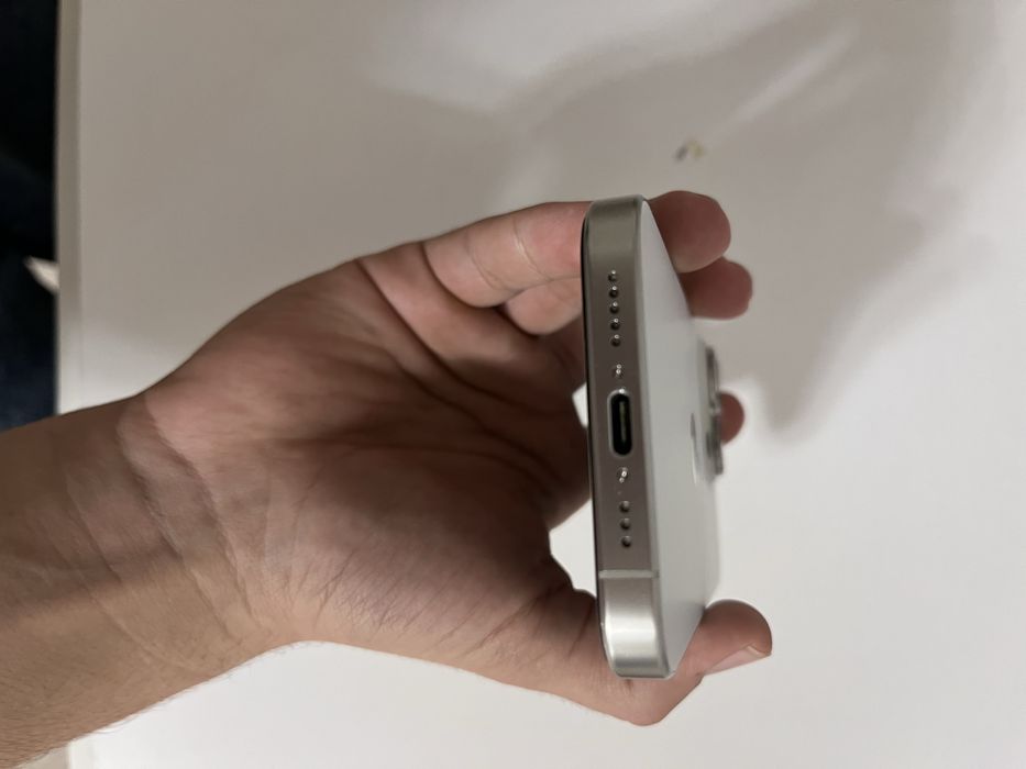 iPhone 15 pro white 256