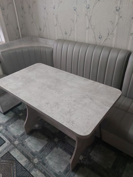 Продам кухонный уголок.