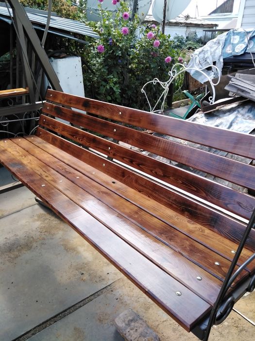 Продам садовую качелю