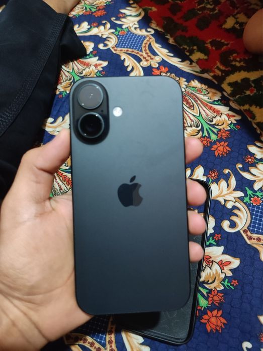 Iphone 16. Xotira 128. Yomkisti 94