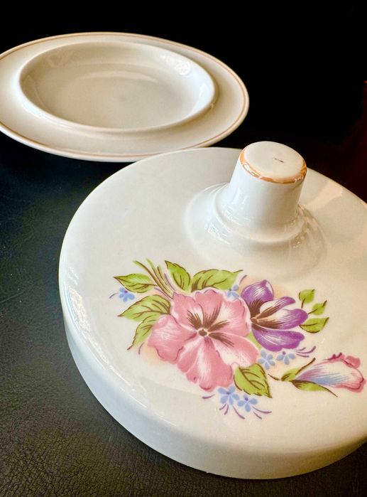Масленка фарфор с цветочным принтом Дулево