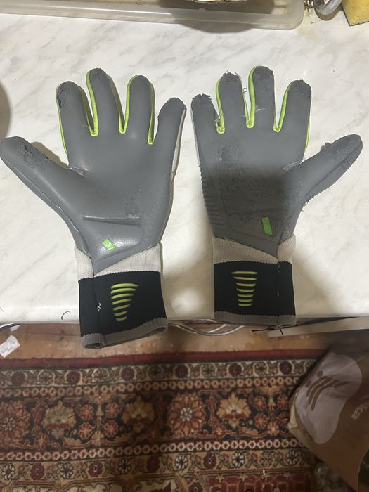 Adidas Predator Darvozabon qo’lqopi