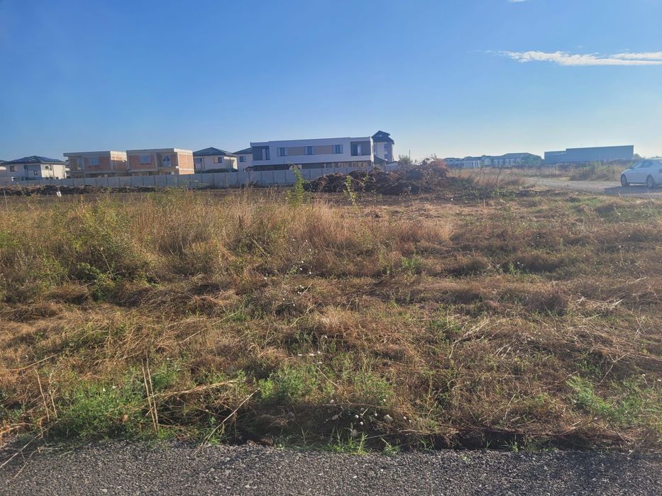 Teren de vânzare str. Rubinului