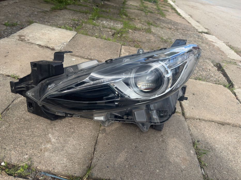 Ляв фар за Mazda 3 Bi-Xenon с AFS