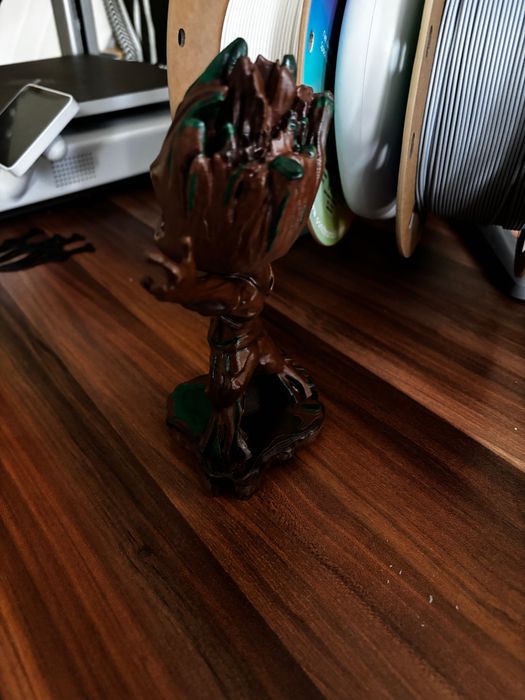 Ръчно оцветена фигурка на Groot