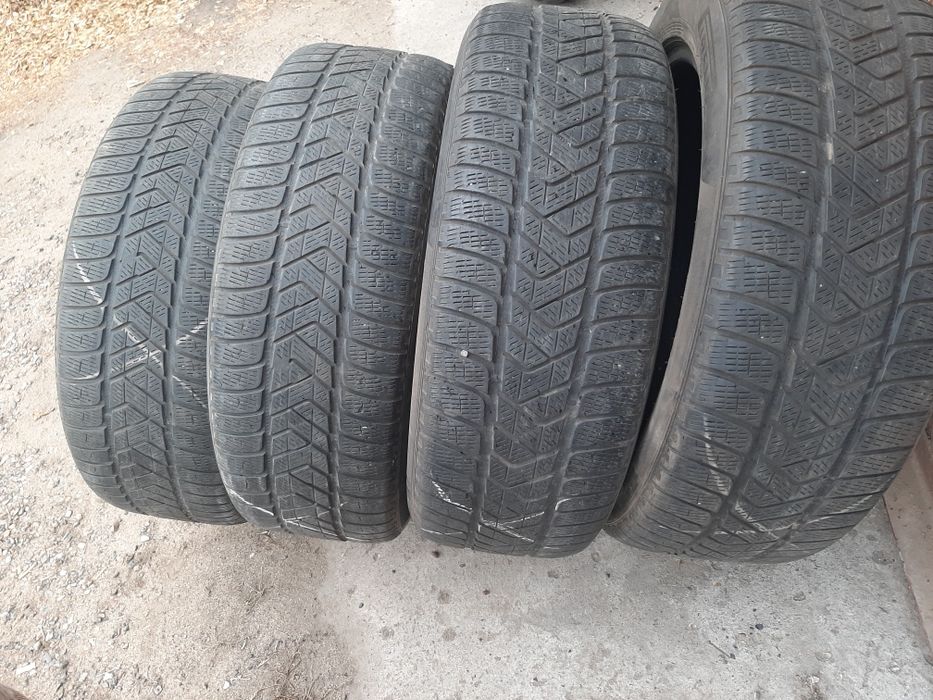 Продам шины 235/55/20 пирелли