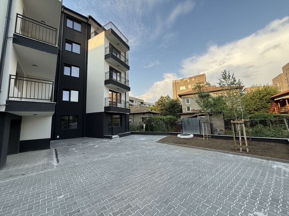 Продава се Тристаен апартамент в Търговище, Боровец - 146 кв.м за 886 €/кв.м - Снимка #12