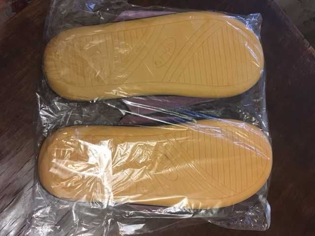 papuci de casa mov deschis, cu usuletul panda