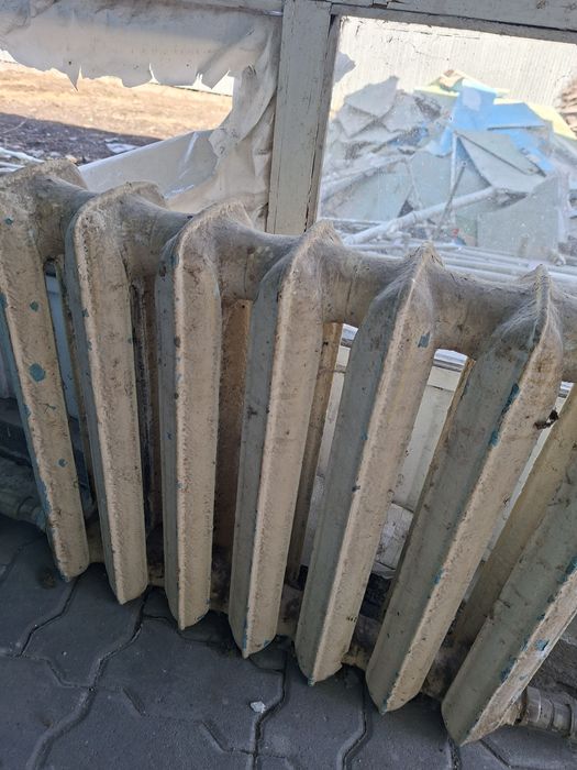 Продам батареи чугунные б.у