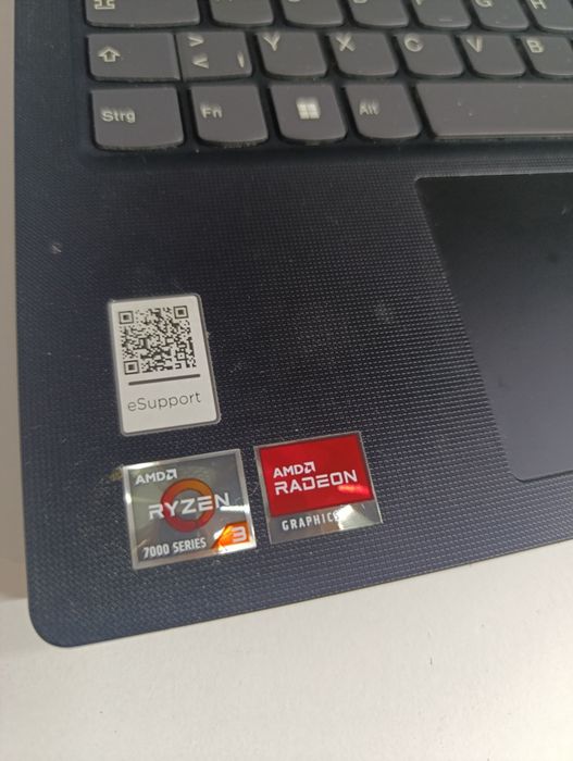Dezmembrez  Lenovo v15 g4 15.6 ryzen 3 7320 4 nuclee  8gb ddr5