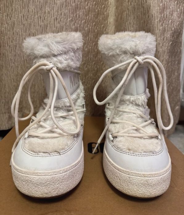 Moon Boot albe cu puf